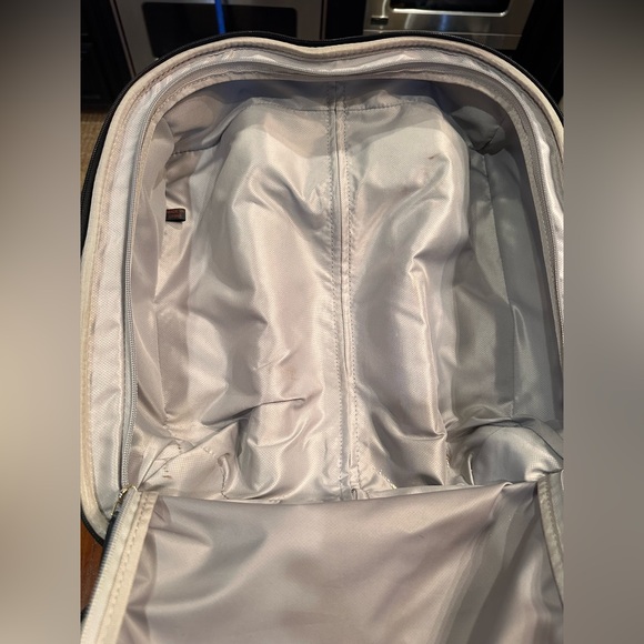 Tumi Oxford compact carry-on - Picture 13 of 17